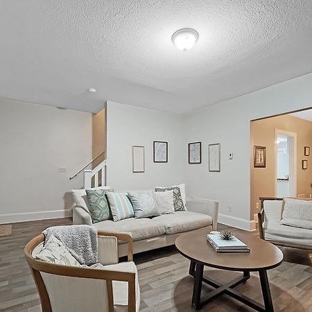 Chic 2Br Duplex Free Parking Near Hospitals Villa Des Moine Exteriör bild